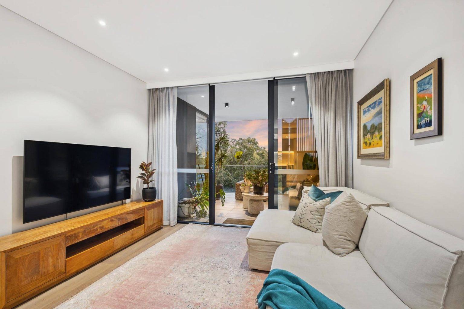 WEB 205 5 Davies Road Claremont 18
