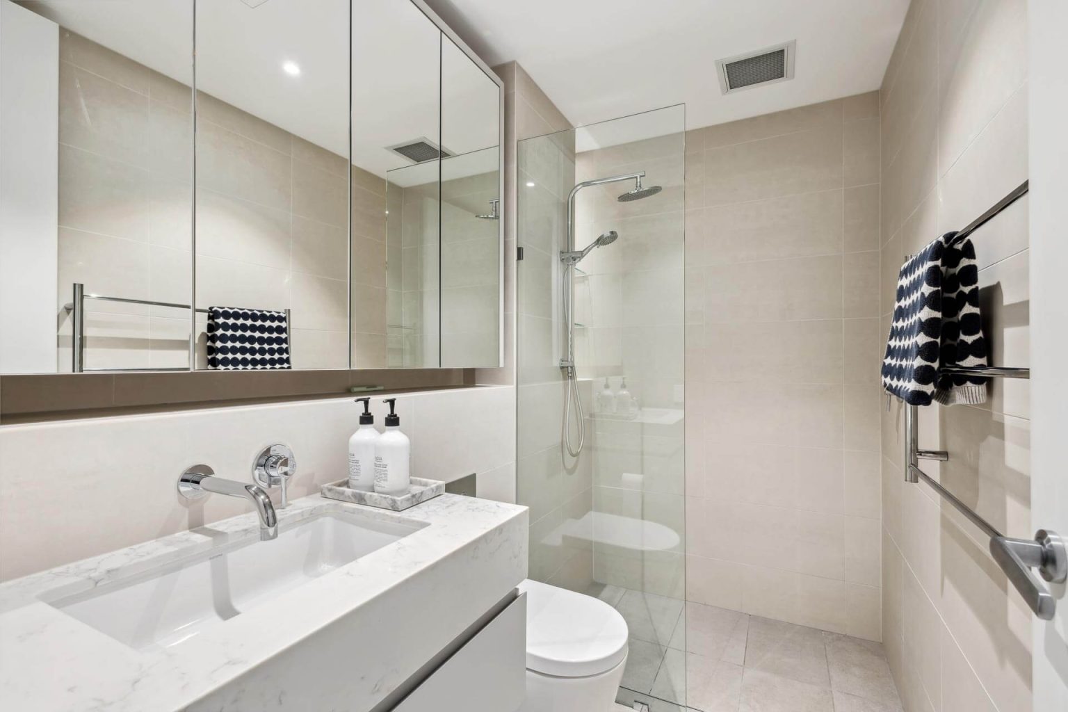 WEB 205 5 Davies Road Claremont 26
